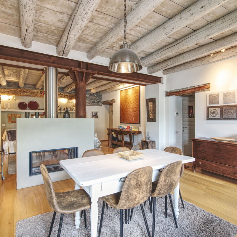 Ca Sbrisiga In Moltrasio: Dining Room, Living Room