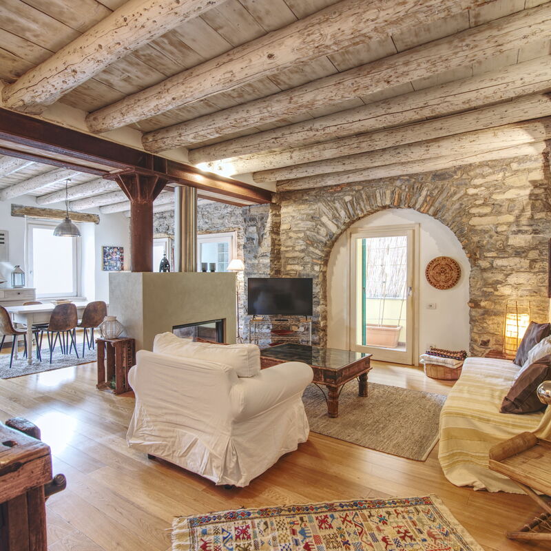 Ca Sbrisiga In Moltrasio: Dining Room, Living Room