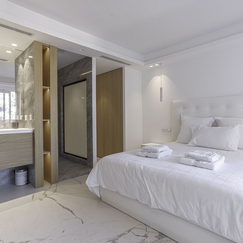 Luxury Penthouse Montfleury: Bedroom 5 with ensuite shower