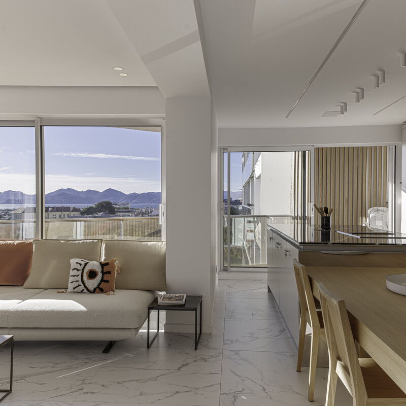 Luxury Penthouse Montfleury: Living Room