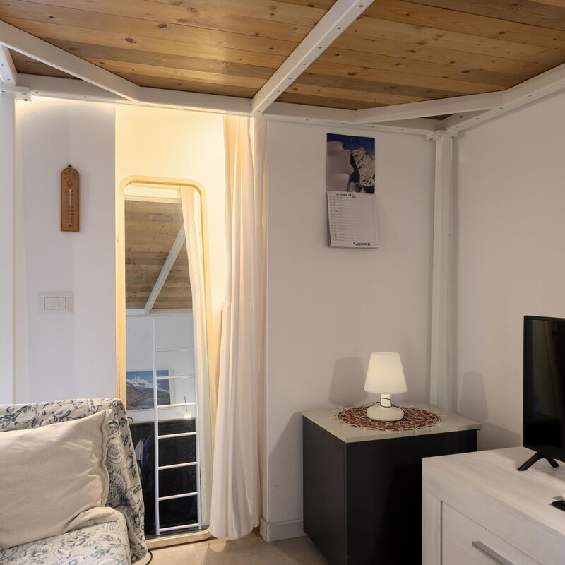 Accademia: Studio Apartment Milan 
Mid term Milan