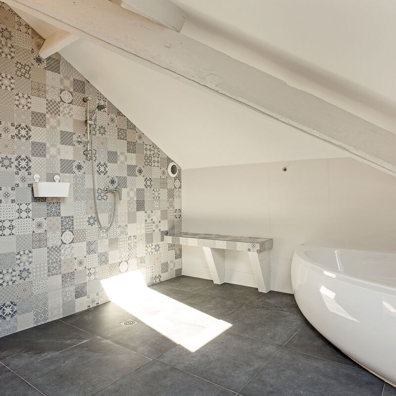 Aura Apartments: Bathroom