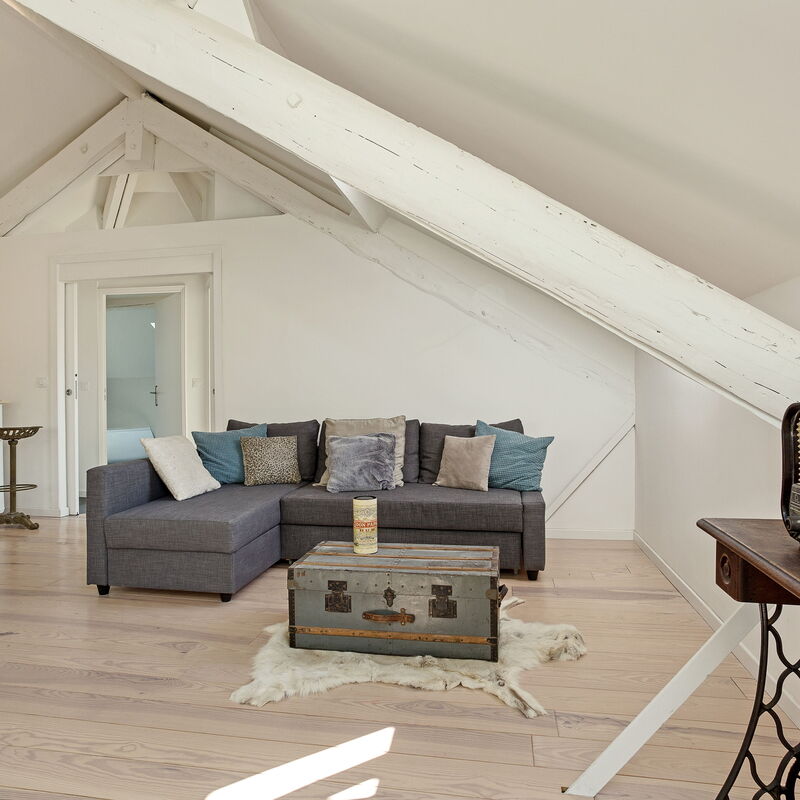 Aura Apartments: Living Room