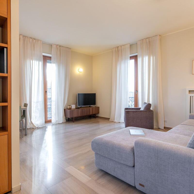 Largo Quinto Alpini: Salon