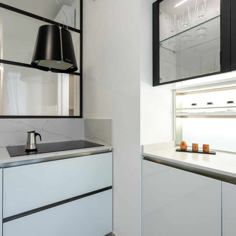 Assab Modern Two Bedrooms: Cuisine