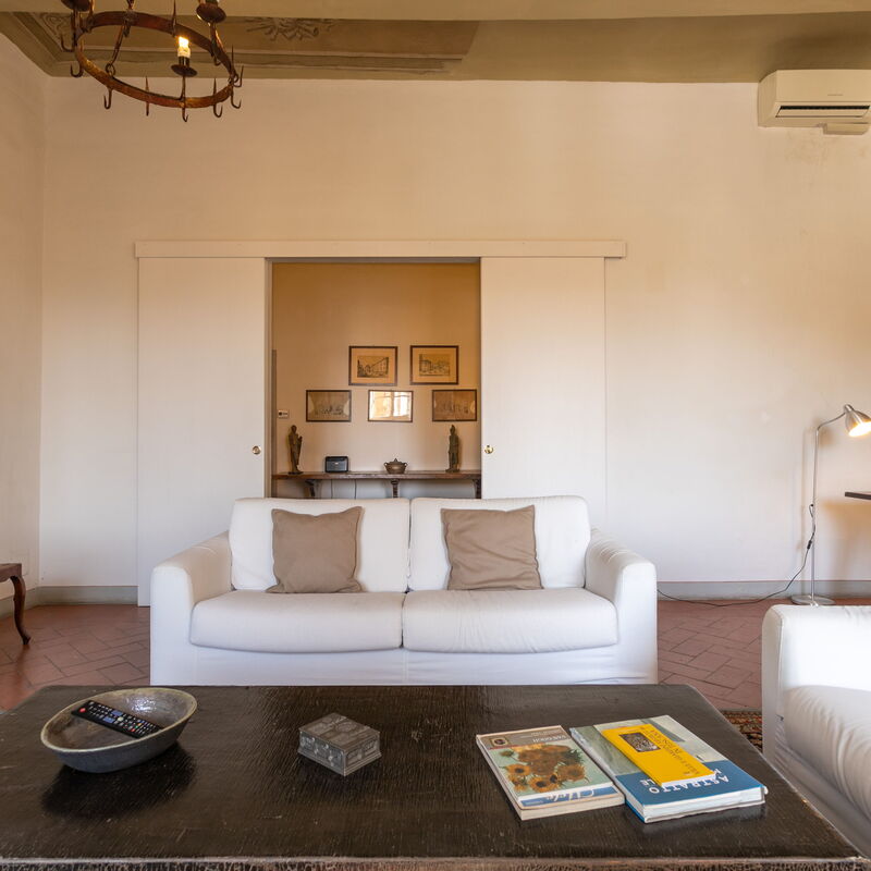 Santa Croce Dante's View: Living Room