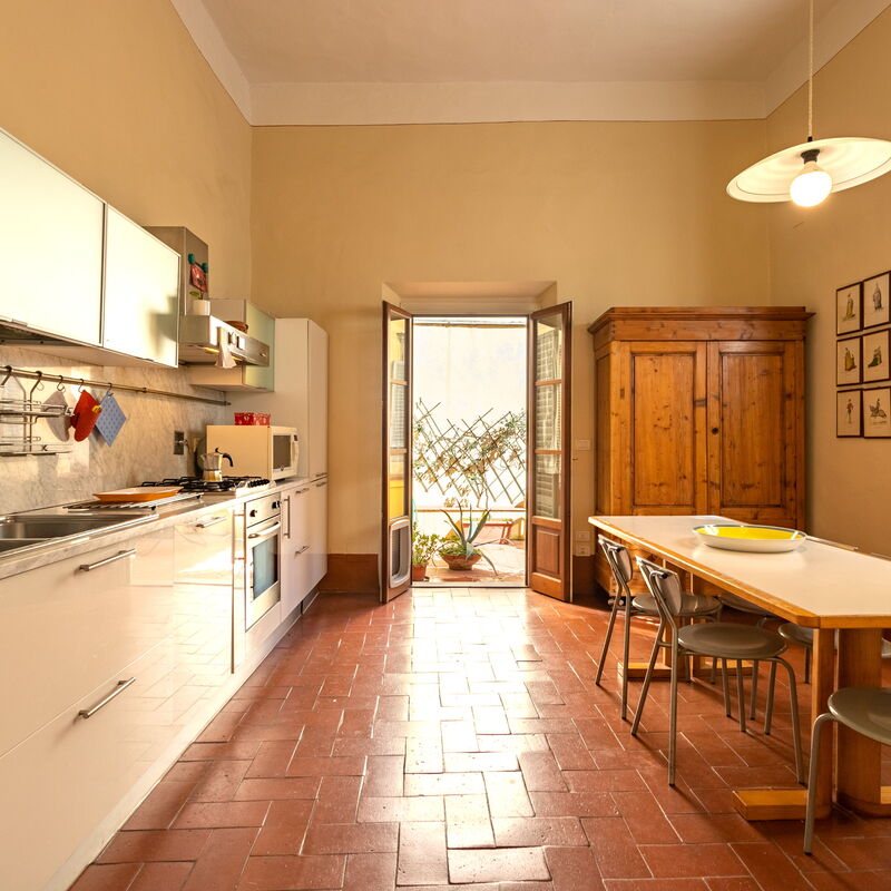 Santa Croce Dante's View: Dining Room, Kitchen