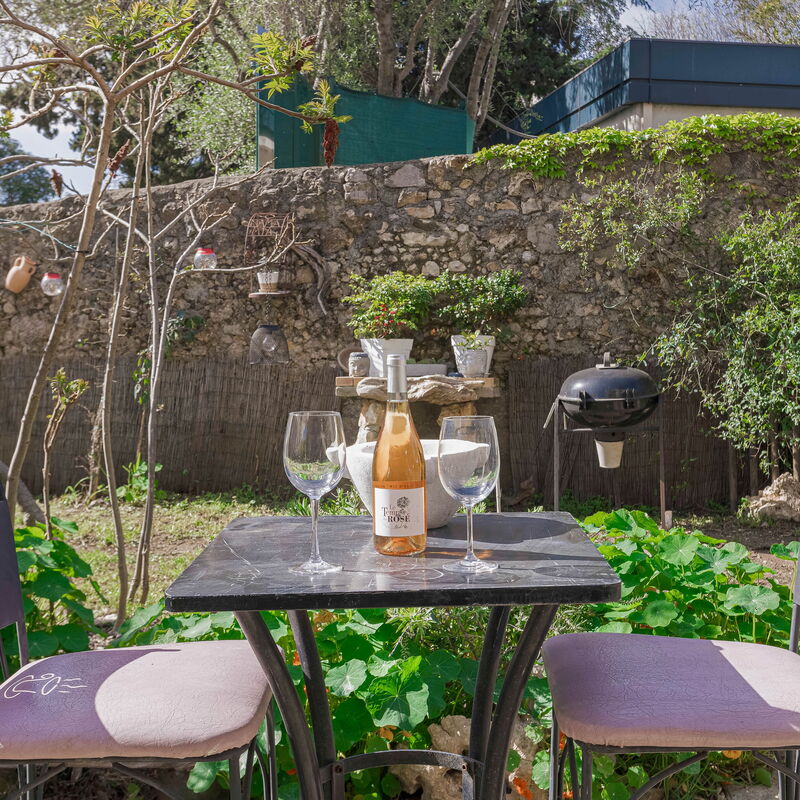 La Maison Fleurie: Giardino