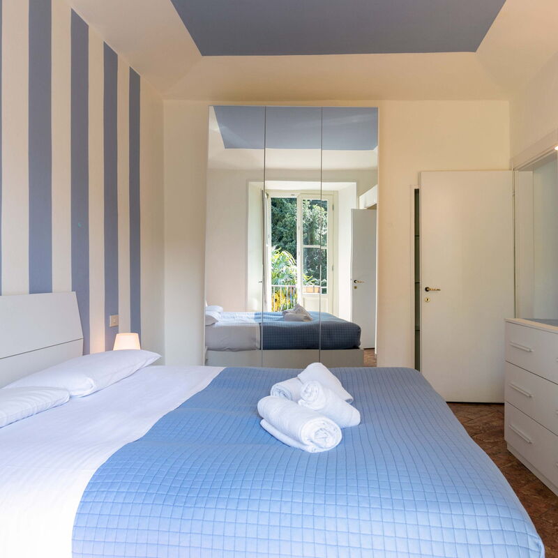 Old City View: Bedroom