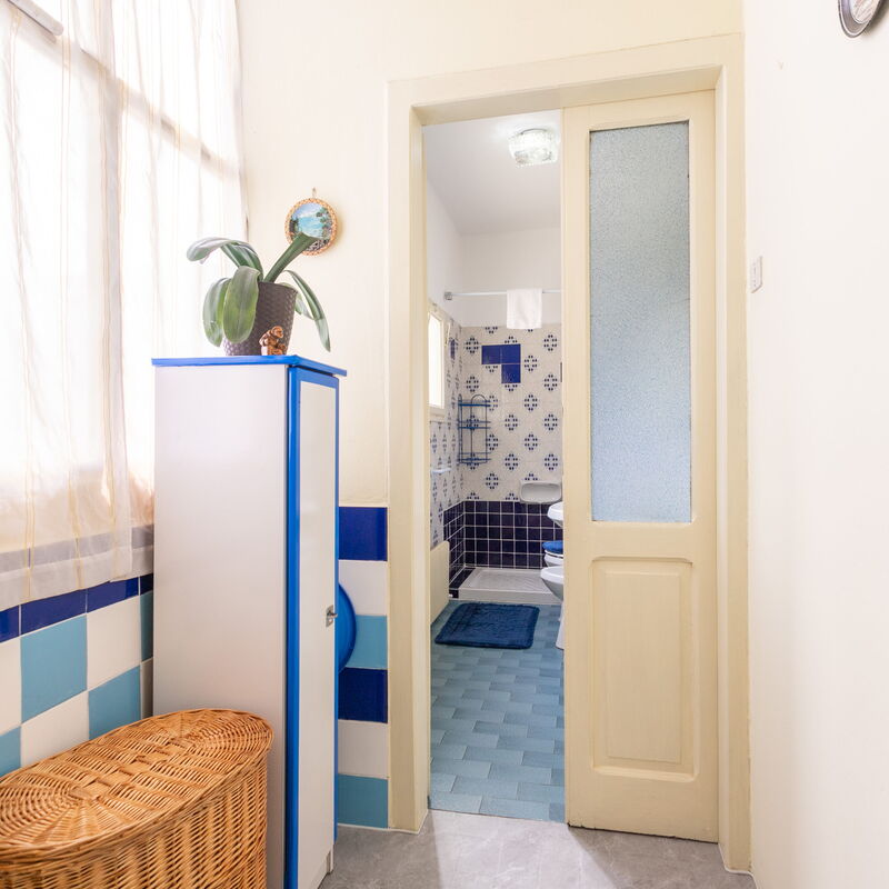 Sweet Honey Home: Bathroom