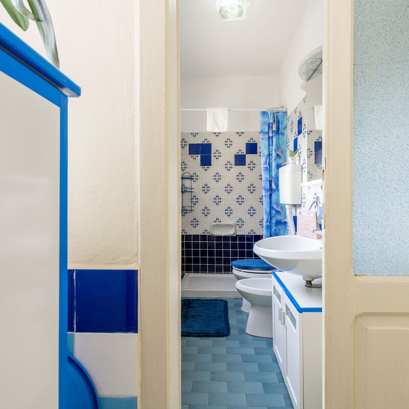 Sweet Honey Home: Bathroom