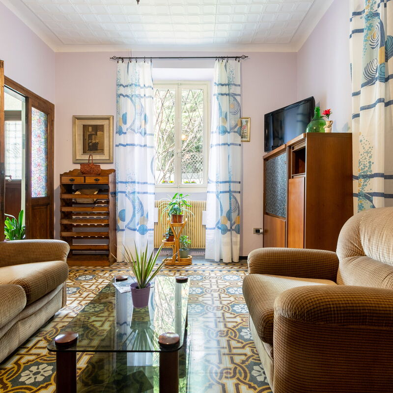 Sweet Honey Home: Living Room