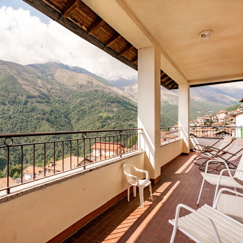 Sciura Elena's Terrace With Lake, Mounts & Valley: Balcony / Terrace / Patio, Scenic View