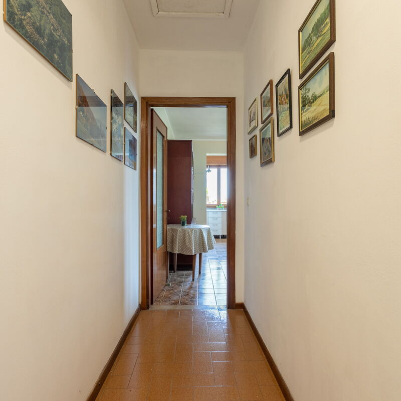 Sciura Elena's Terrace With Lake, Mounts & Valley: Room Detail