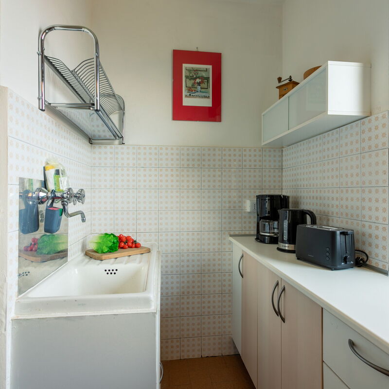 Sciura Elena's Terrace With Lake, Mounts & Valley: Kitchen