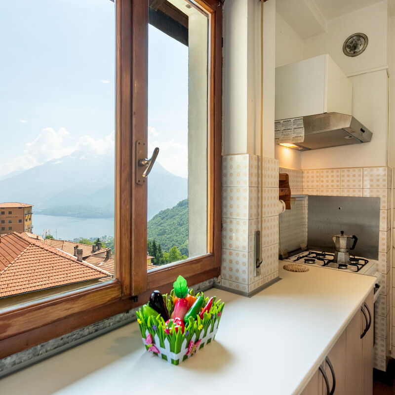 Sciura Elena's Terrace With Lake, Mounts & Valley: Kitchen, Scenic View