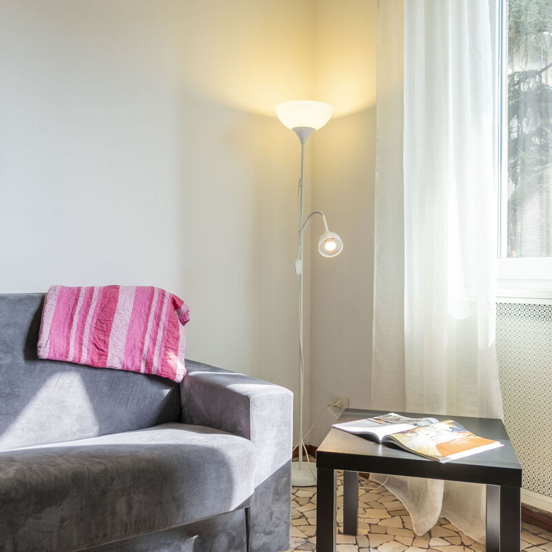 Como Life Apartment: Dining Room, Living Room