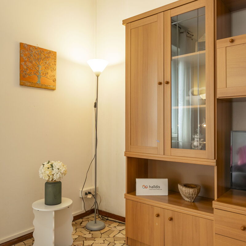 Como Life Apartment: Dining Room, Living Room