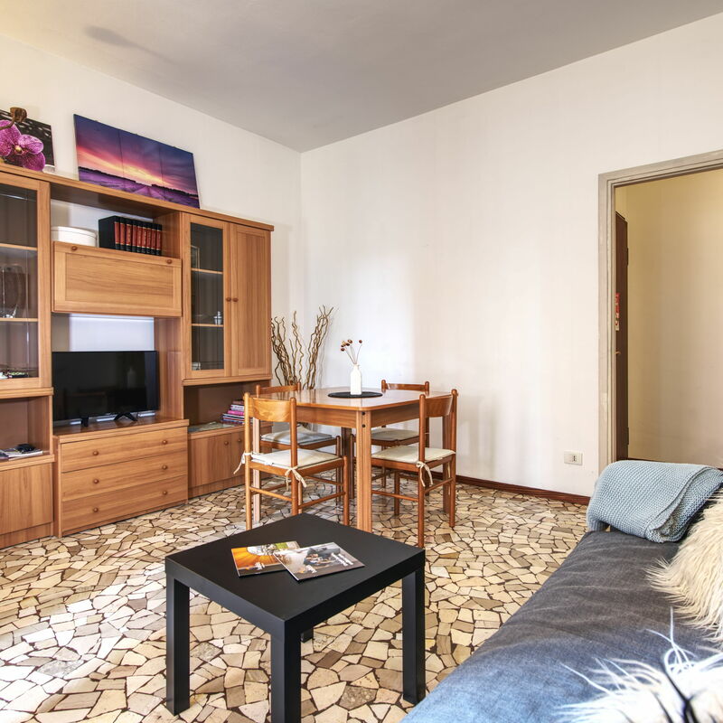 Como Life Apartment: Living Room