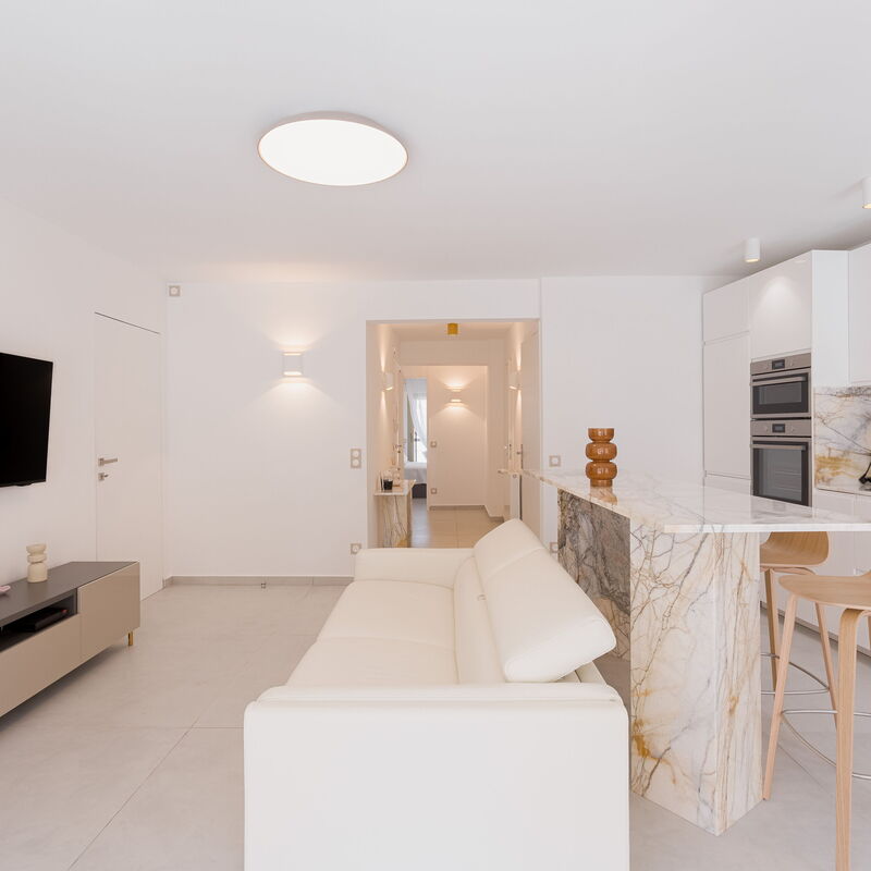 7 Pradignac: Kitchen, Living Room