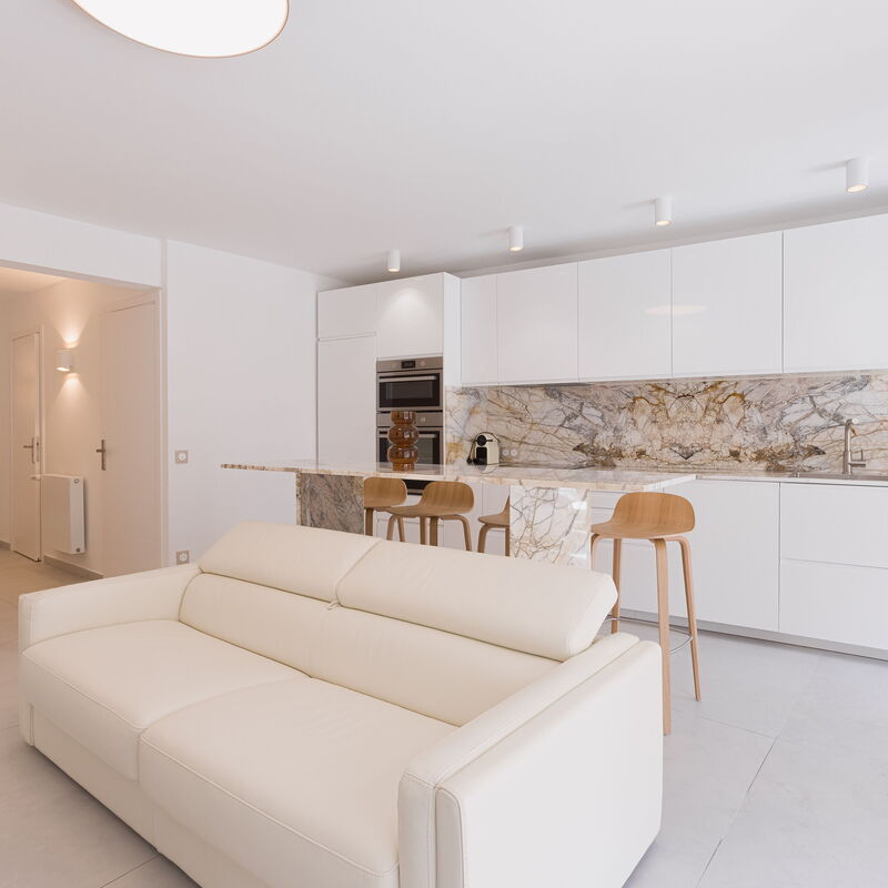 7 Pradignac: Kitchen, Living Room