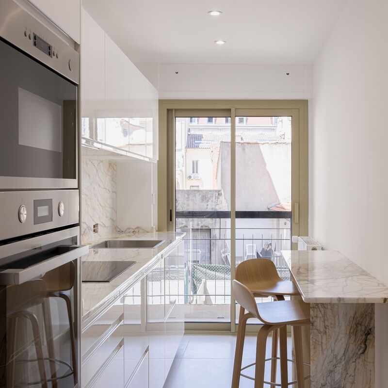 7 Pradignac: Kitchen