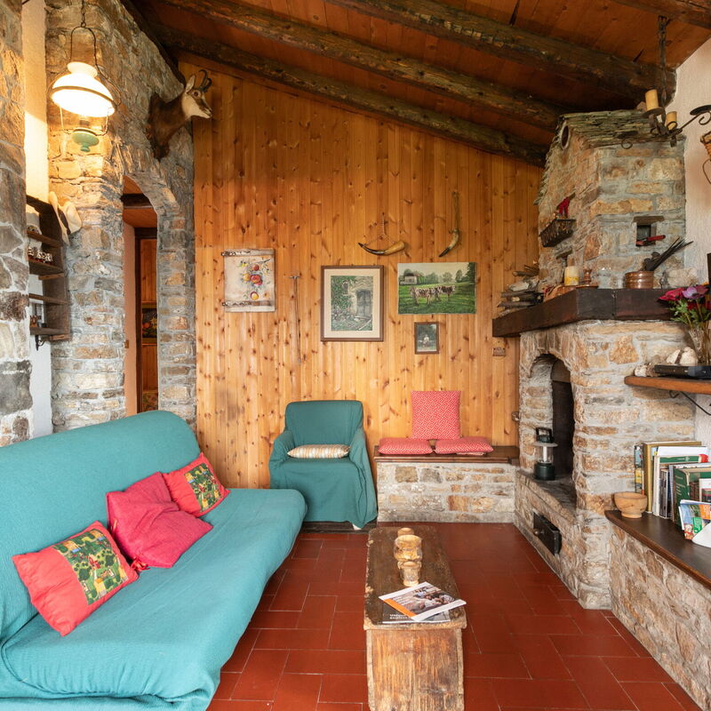 Chalet Bodone: Dining Room, Kitchen, Living Room