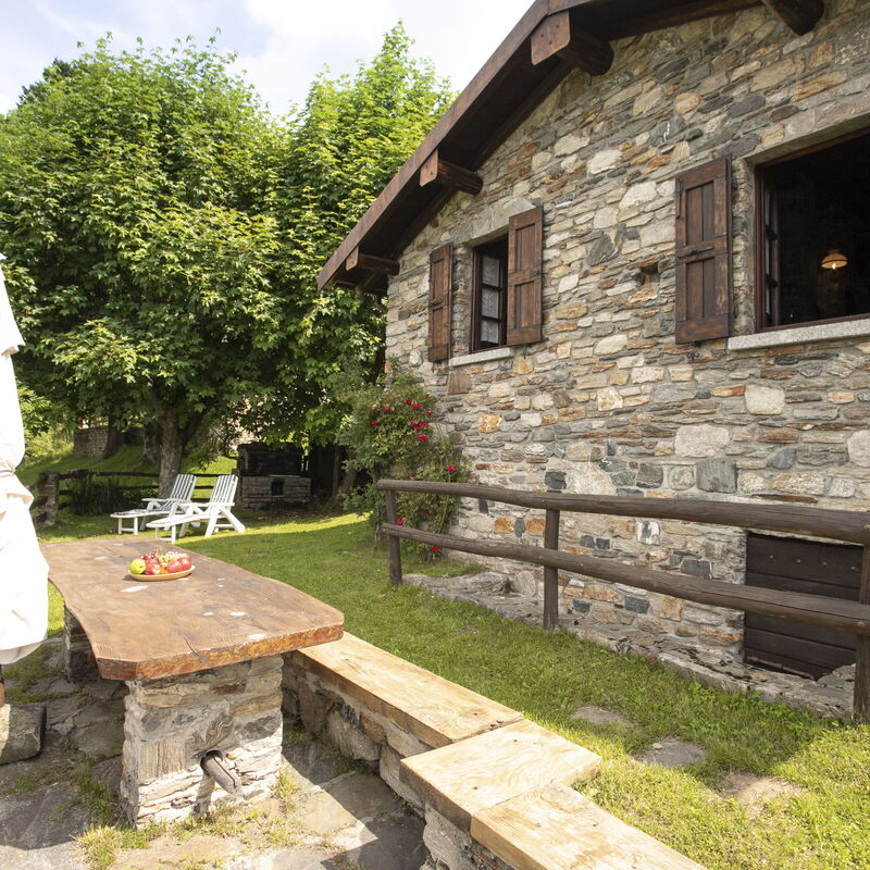 Chalet Bodone: Building Exterior, Garden