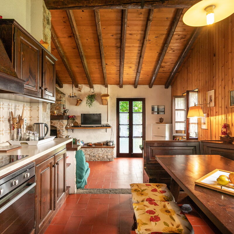 Chalet Bodone: Dining Room, Kitchen, Living Room