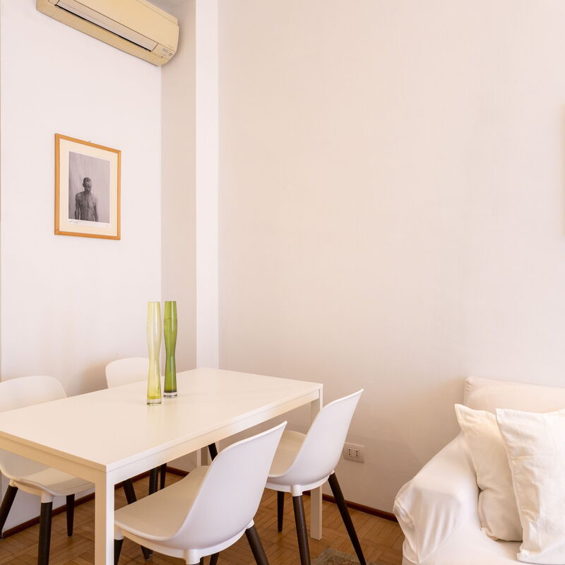 Disciplini Two Bedrooms: Dining Room