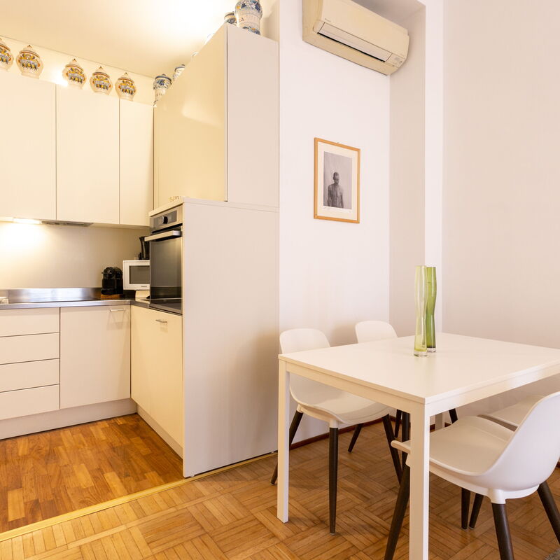 Disciplini Two Bedrooms: Dining Room, Kitchen