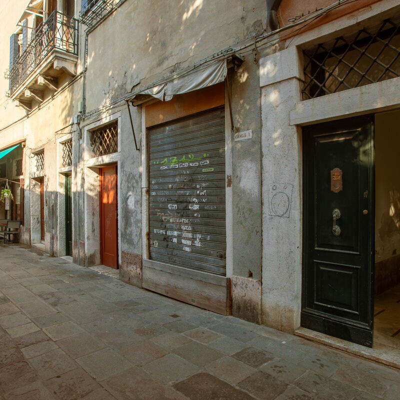 Barbaria De Le Tole: Automne, Extérieur