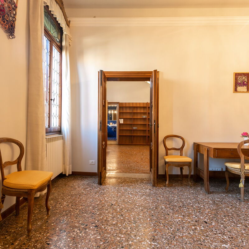 Barbaria De Le Tole: Salon