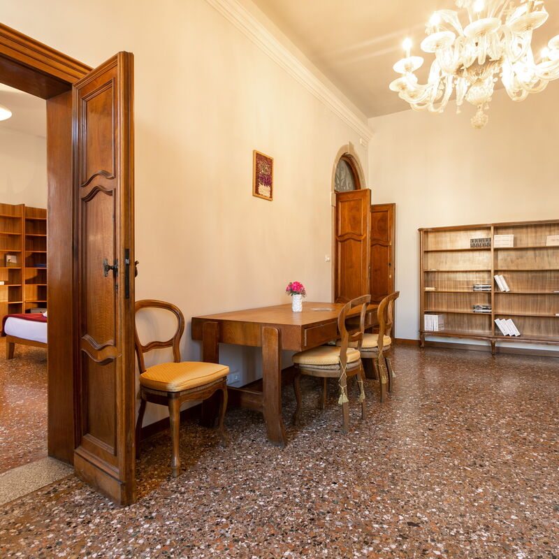 Barbaria De Le Tole: Salon