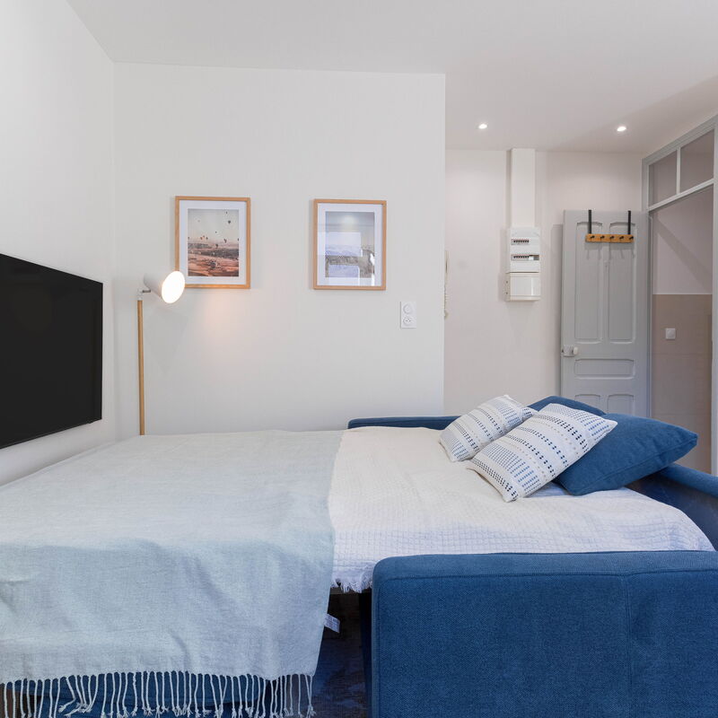 Leandre Sardou: Soggiorno