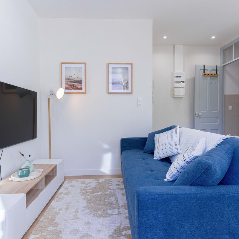 Leandre Sardou: Soggiorno