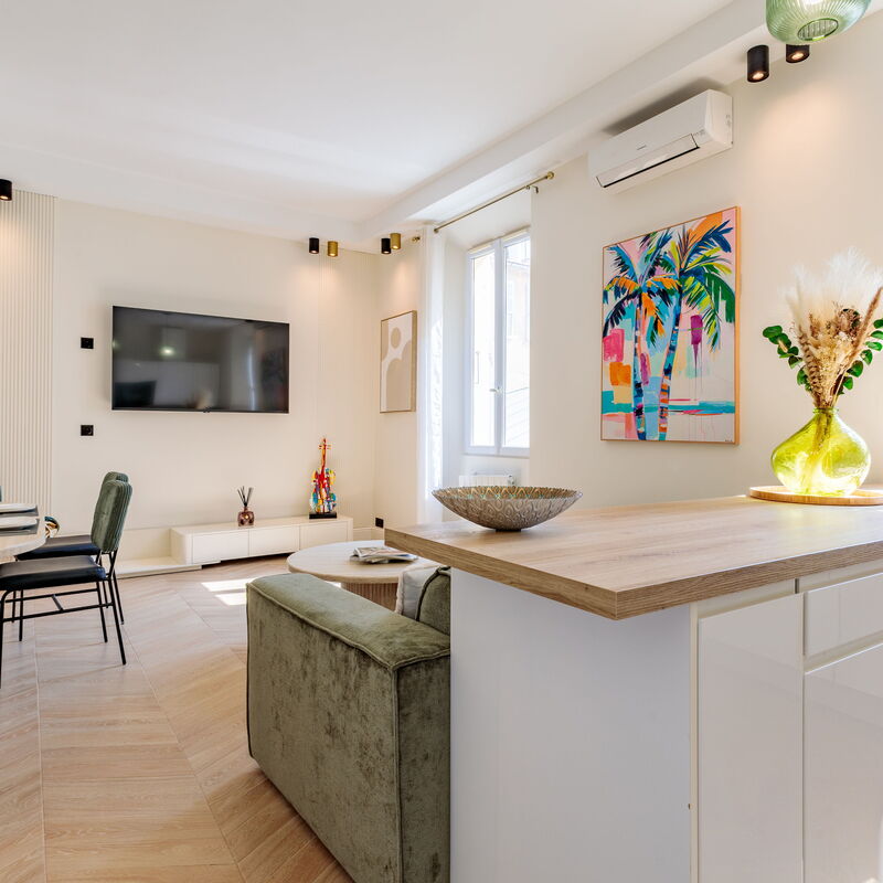 Georges Clémenceau: Kitchen, Living Room