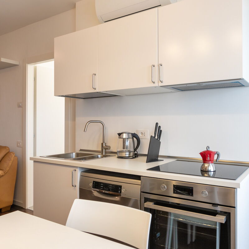 Russoli: Dining Room, Kitchen