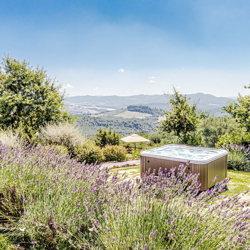 Villa Cedri By Halldis: Outdoor jacuzzi available for extra fee of €550 per week