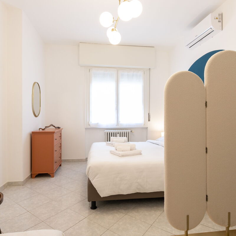 Tolstoj: Bedroom, Living Room