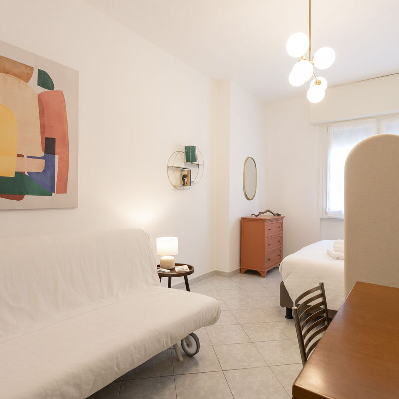 Tolstoj: Bedroom, Living Room