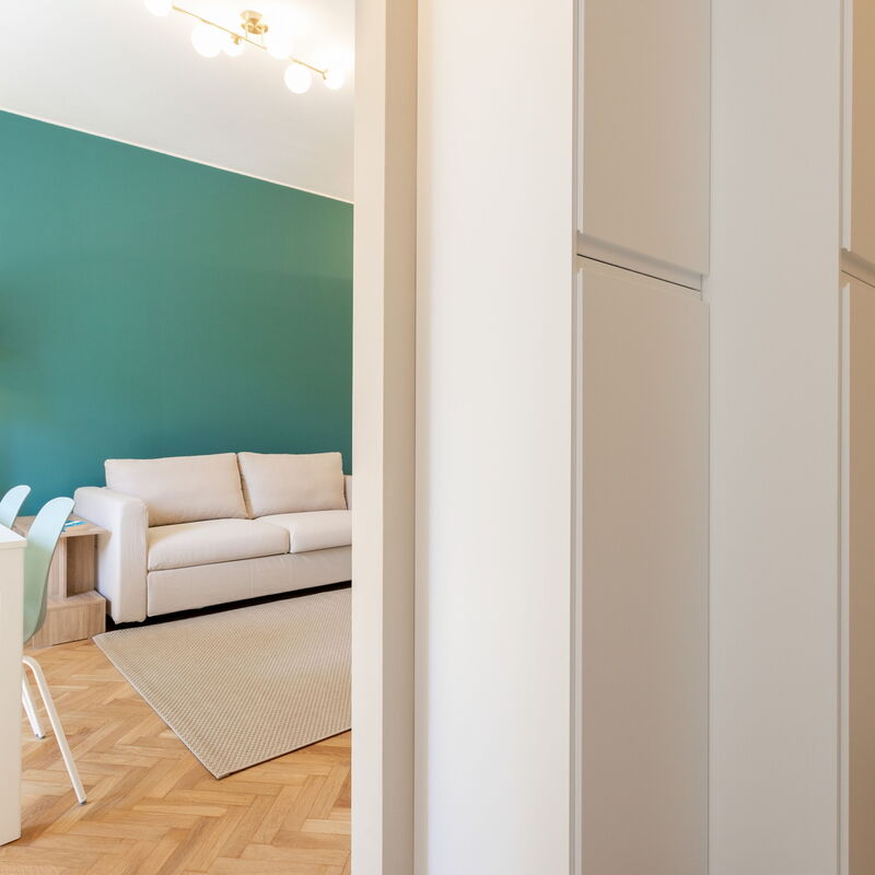 Modern One Bedroom Vignola: Living Room