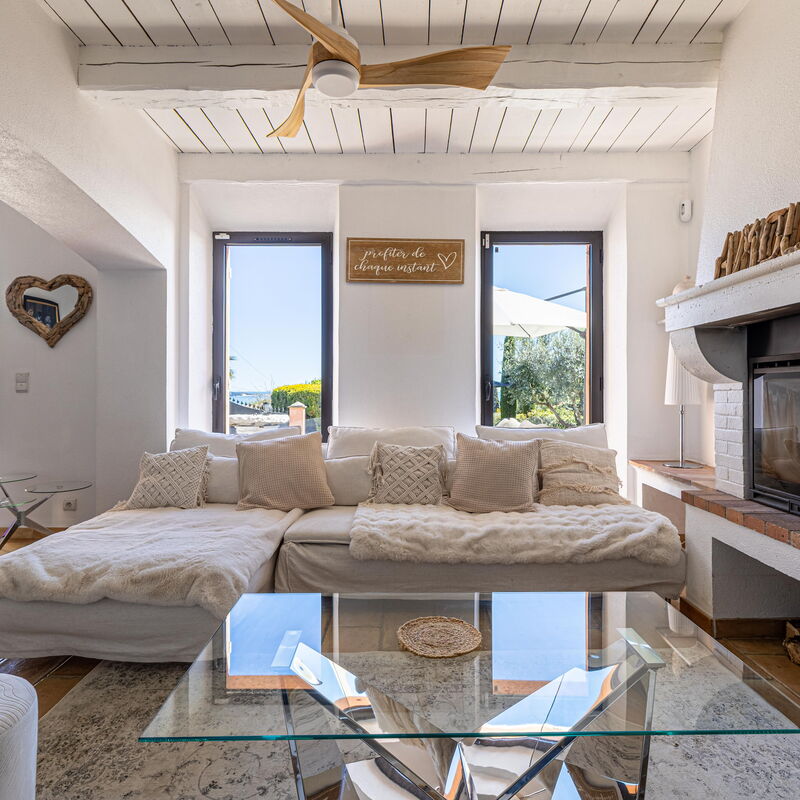 Villa Flore: Living Room