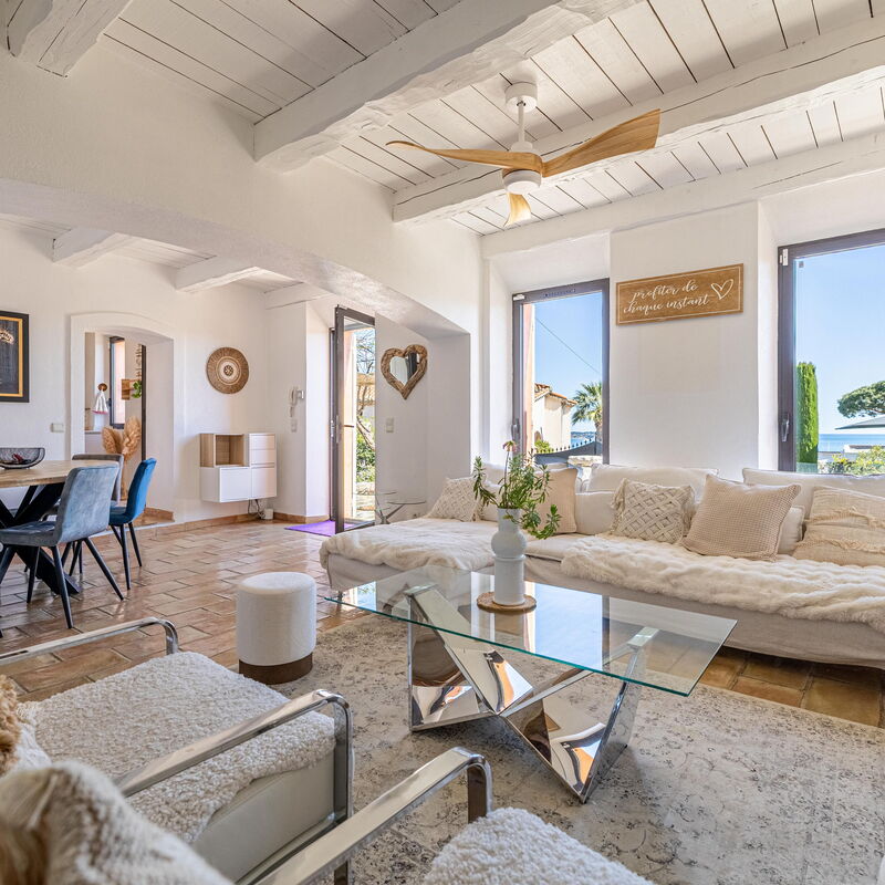 Villa Flore: Living Room