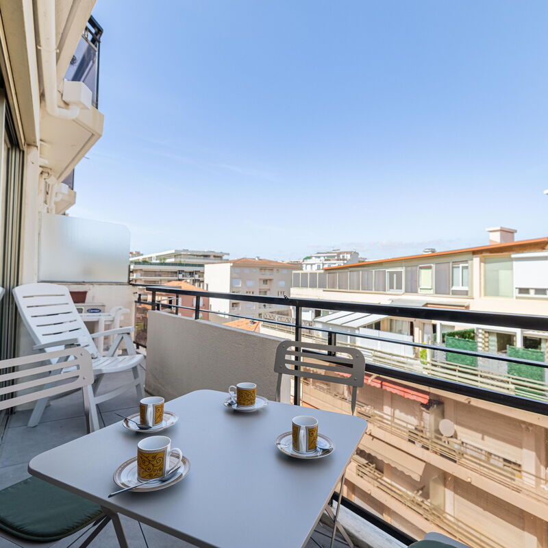 Latour Maubourg 20: Balcon / Terrasse / Patio