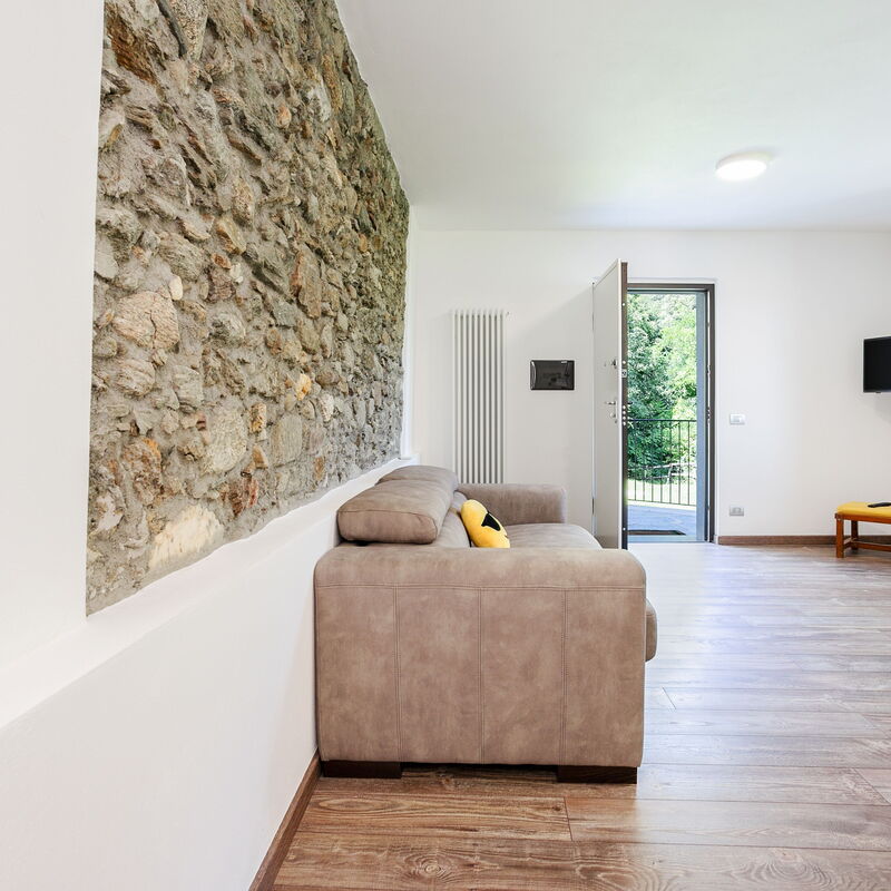 Cremia Suites: Living Room