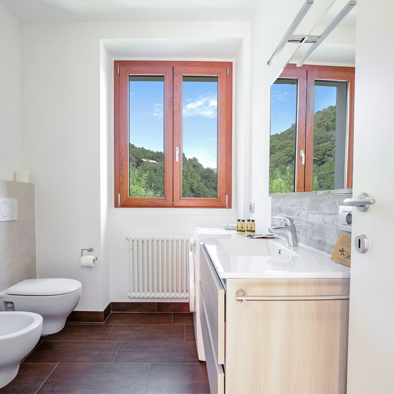 Cremia Suites: Bathroom