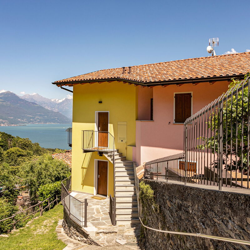 Cremia Suites: Building Exterior