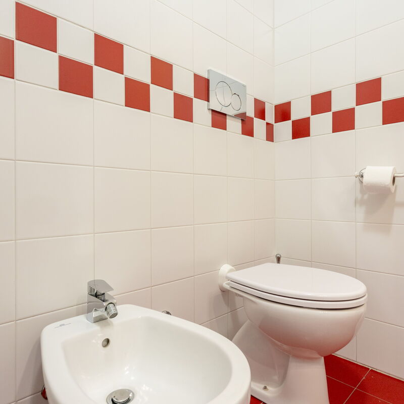 Genova [darsena-de Amicis]: Bathroom