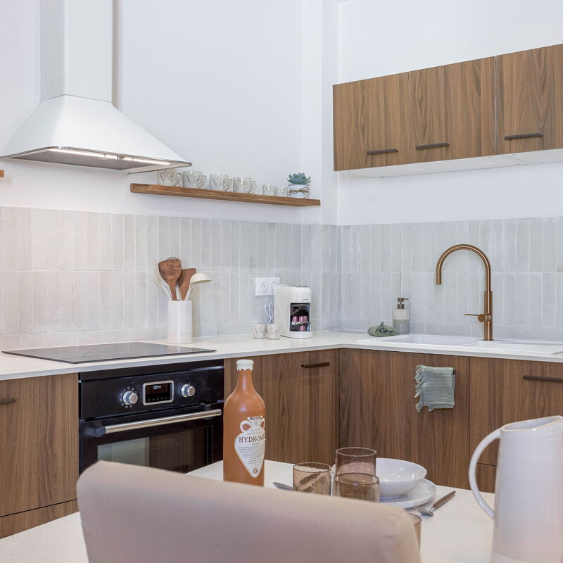 8 Rue Du Marché Forville: Cuisine, Salon